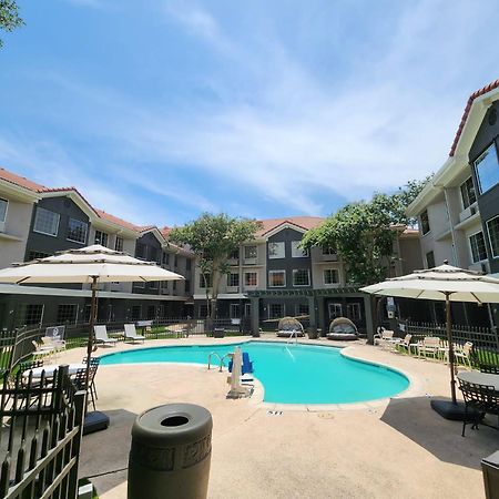 La Quinta By Wyndham Dallas - Addison Galleria Exterior foto