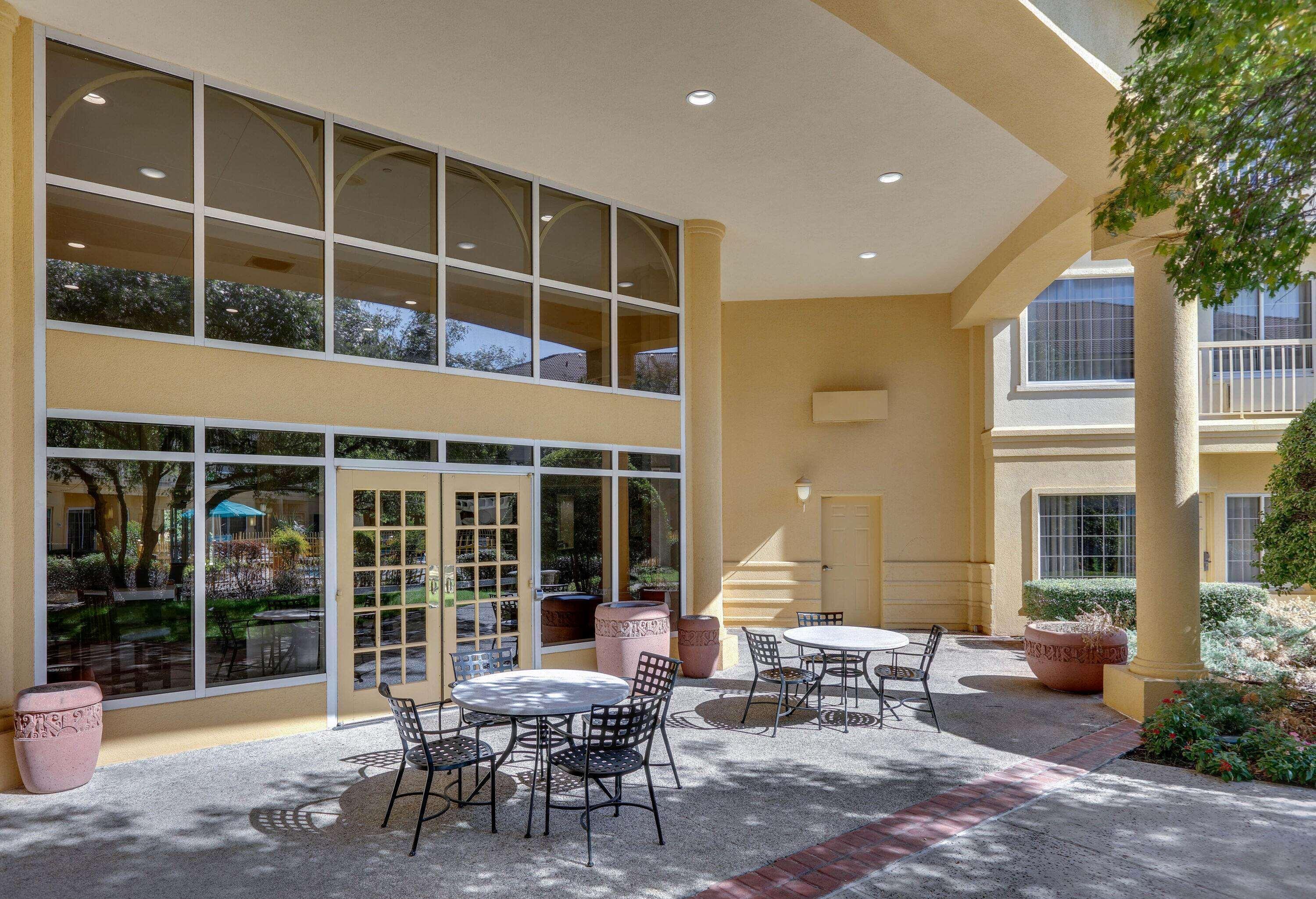 La Quinta By Wyndham Dallas - Addison Galleria Exterior foto
