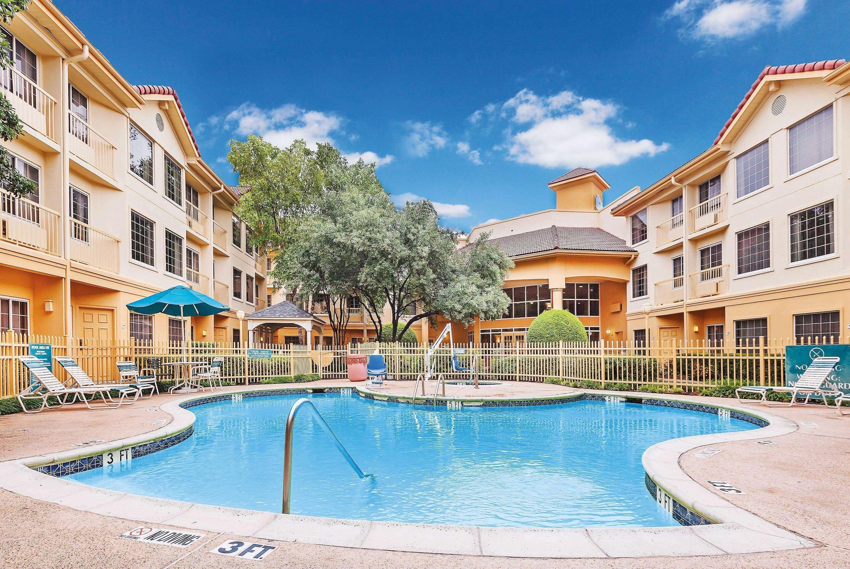 La Quinta By Wyndham Dallas - Addison Galleria Exterior foto
